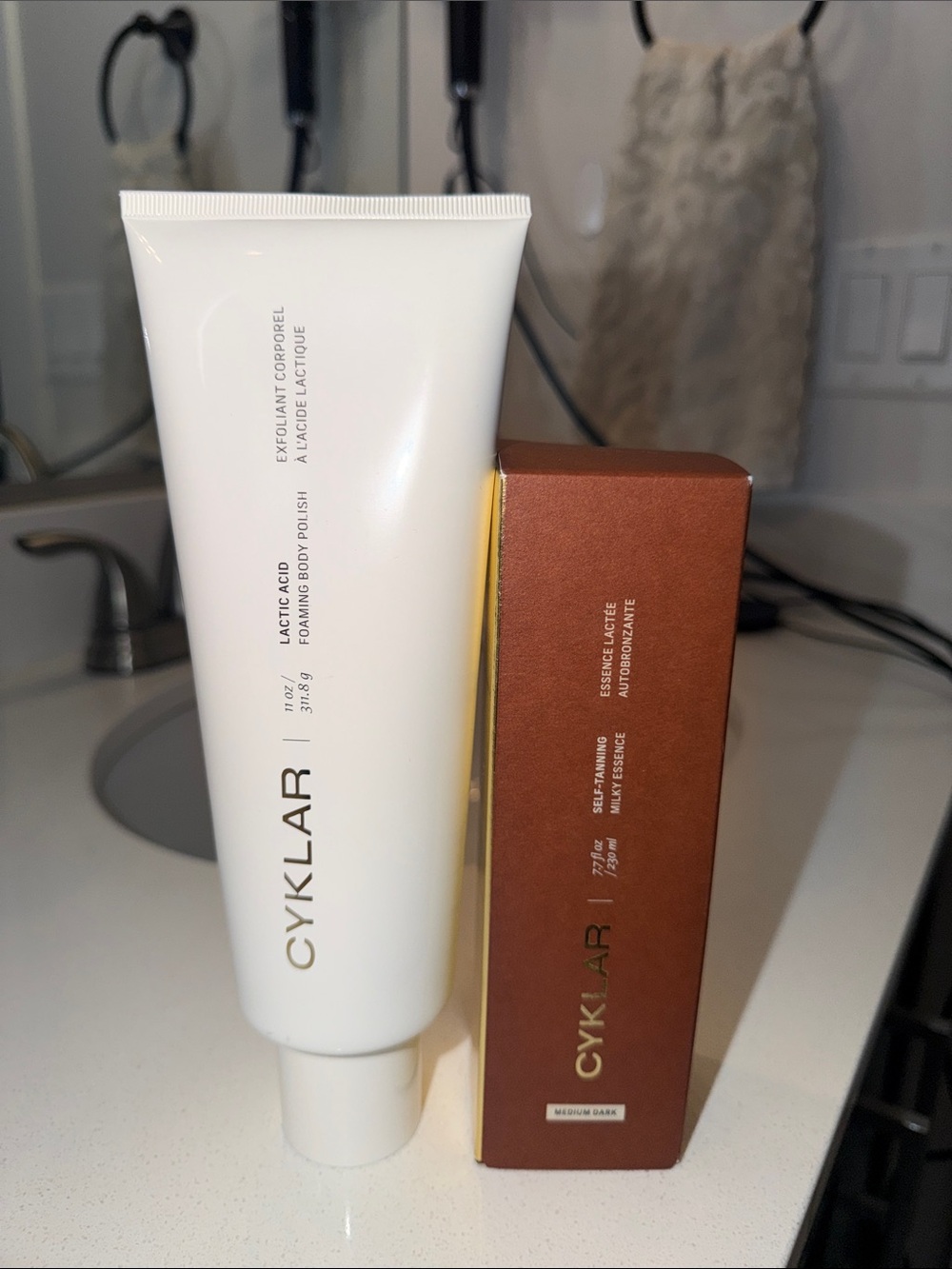 Lactic Acid Foaming Body Polish and Self Tanning Milky Essence